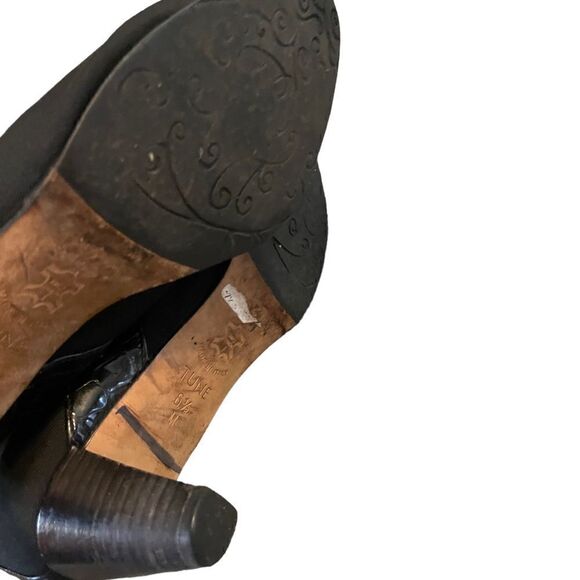 Brighton Low Black Booties, 8.5 - Picture 7 of 7